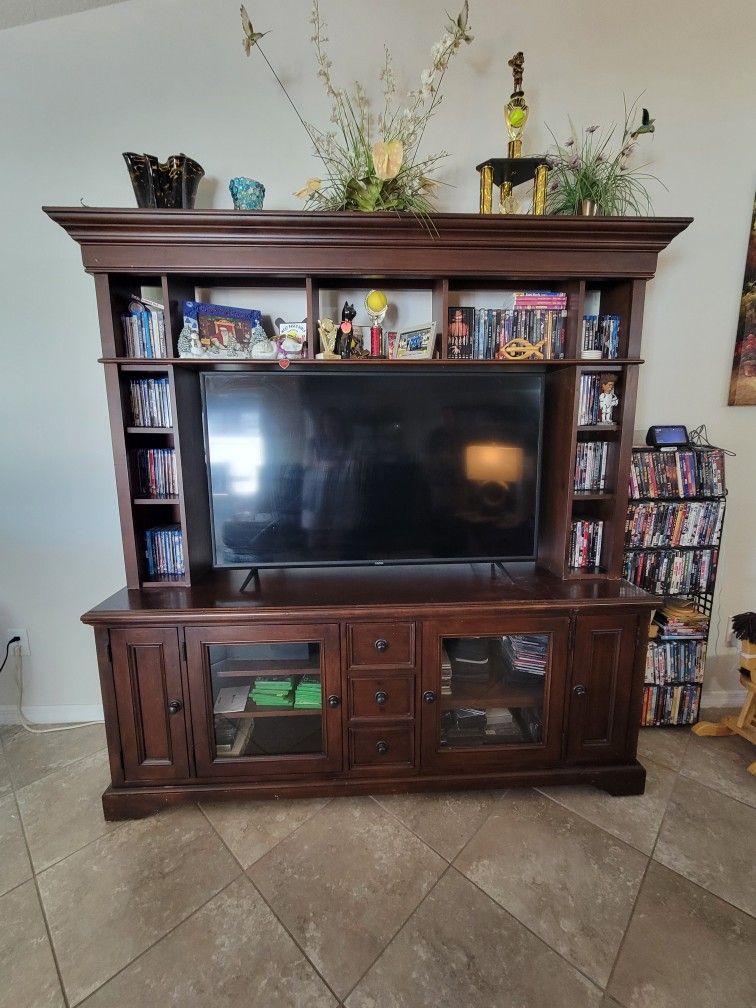 TV WALL UNIT
