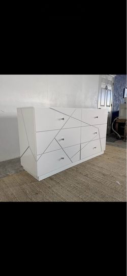 WHITE HIGH GLOSS 6 drawer dressers - BACK IN STOCK!