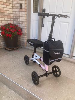 New knee scooter (price is firm)-$110 value
