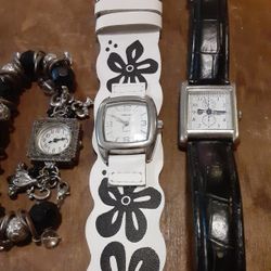 costume jewelry lot Earings Necklaces  Bracelets Womens Jewelry