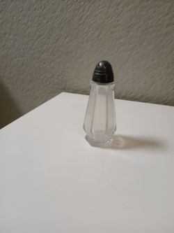 Metal top shaker