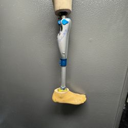 PROSTHETIC LEG    C-LEG   OTTO BOCK LARGE TALL