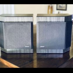 Beautiful pair of Bose 2001 Speaker Direct Reflecting Bookshelf Speakers (grey and black)