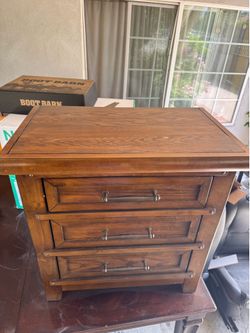 3 drawer nightstand