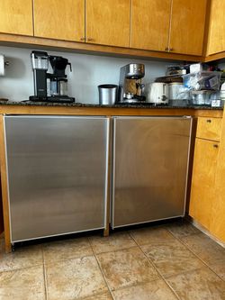 Subzero Undercounter 24” Fridge