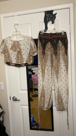 2 piece set. Pants and crop top Size L
