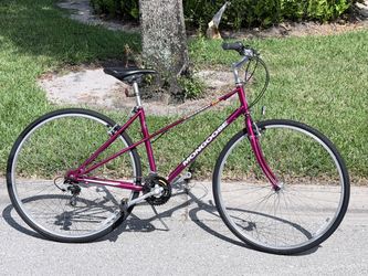 Mongoose Crossway 250 Hybrid Bike
