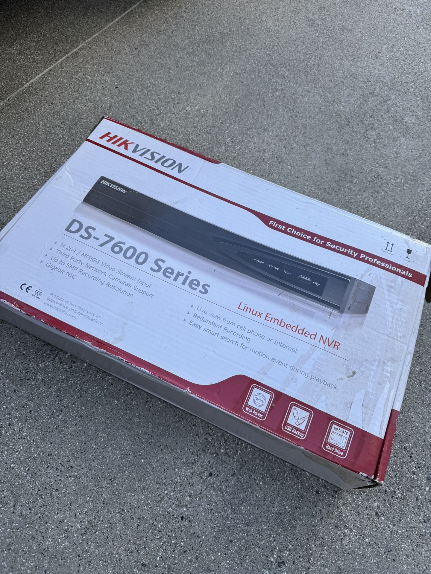 Hikvision DS-7604NI-E1/4P 4-Channel NVR PoE Security Recorder (with Remote + Mouse)