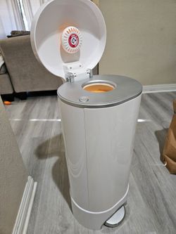 Munchkin step diaper pail