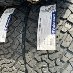 LT 275/55/20 Venom Power XT Llantas Nuevo Set