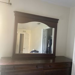 Wooden Bed Frame & 2 Dresser Set w/Mirror