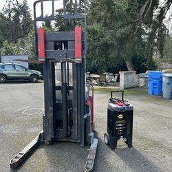 Raymond Walk Behind Forklift