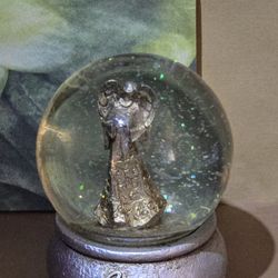 Vintage St. Nicholas Square Sankyo Love Angel Sparkle Globe Music Box, Christmas Angel