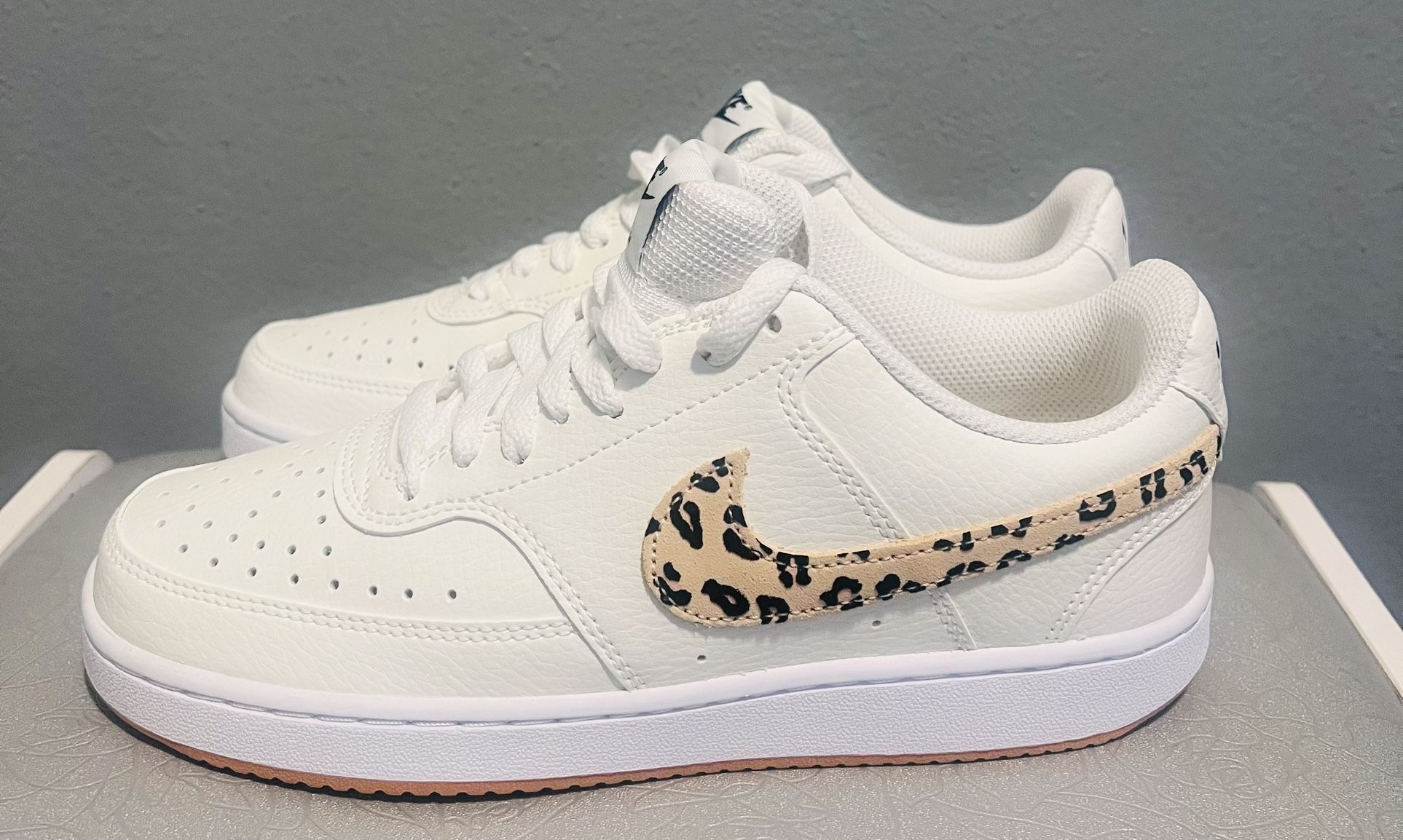 Nike Court Vision   Women's Size 7.5