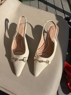 Street Wear Society Pointed-Toe Slingback Kitten Heels - size 6