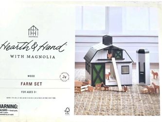 Hearth and Hand Magnolia Wood Barn & Animals Farm Set