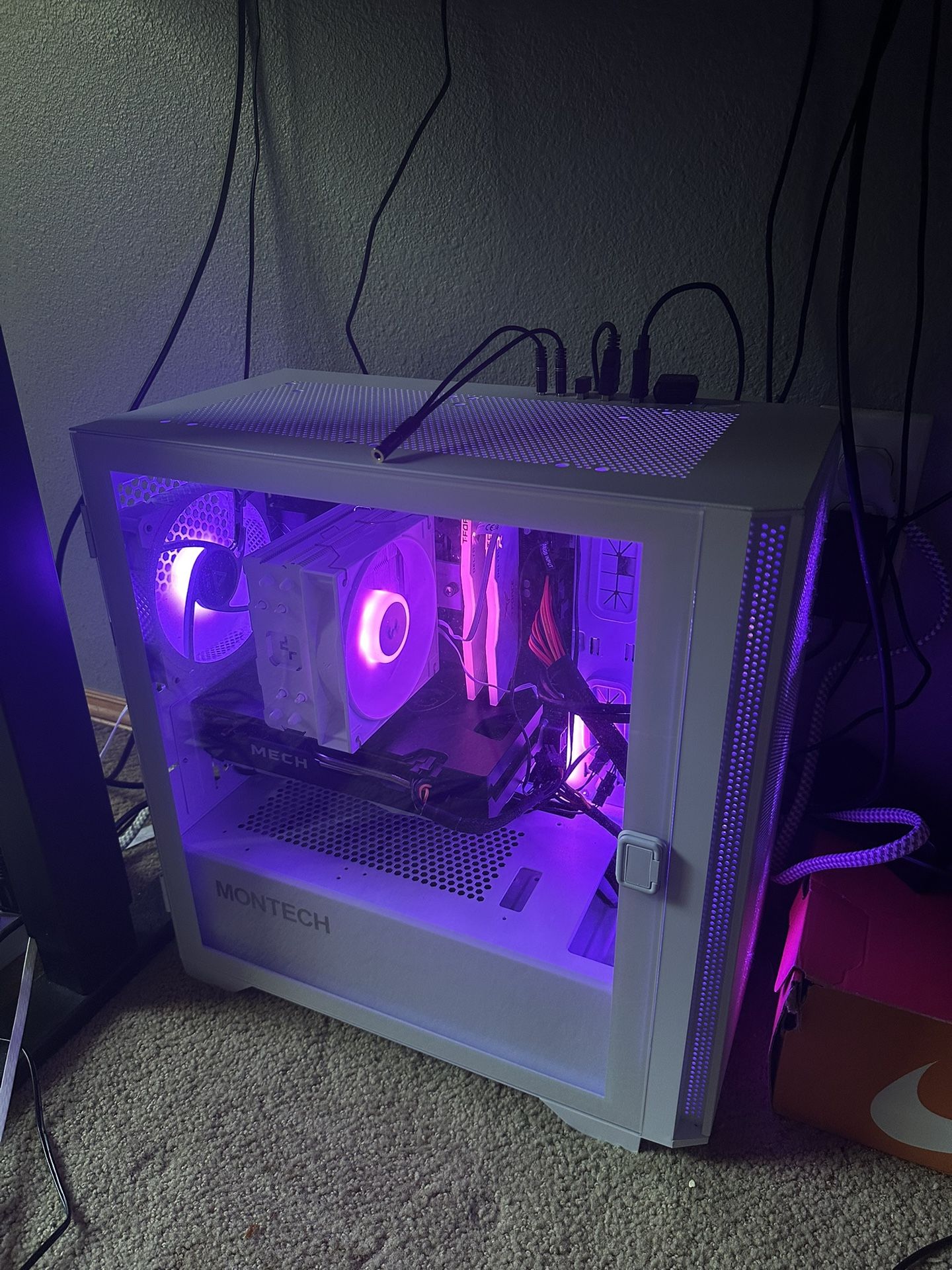 Custom Gaming PC White Build RGB