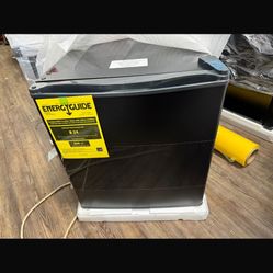 New Compact Refrigerator Mini Fridge