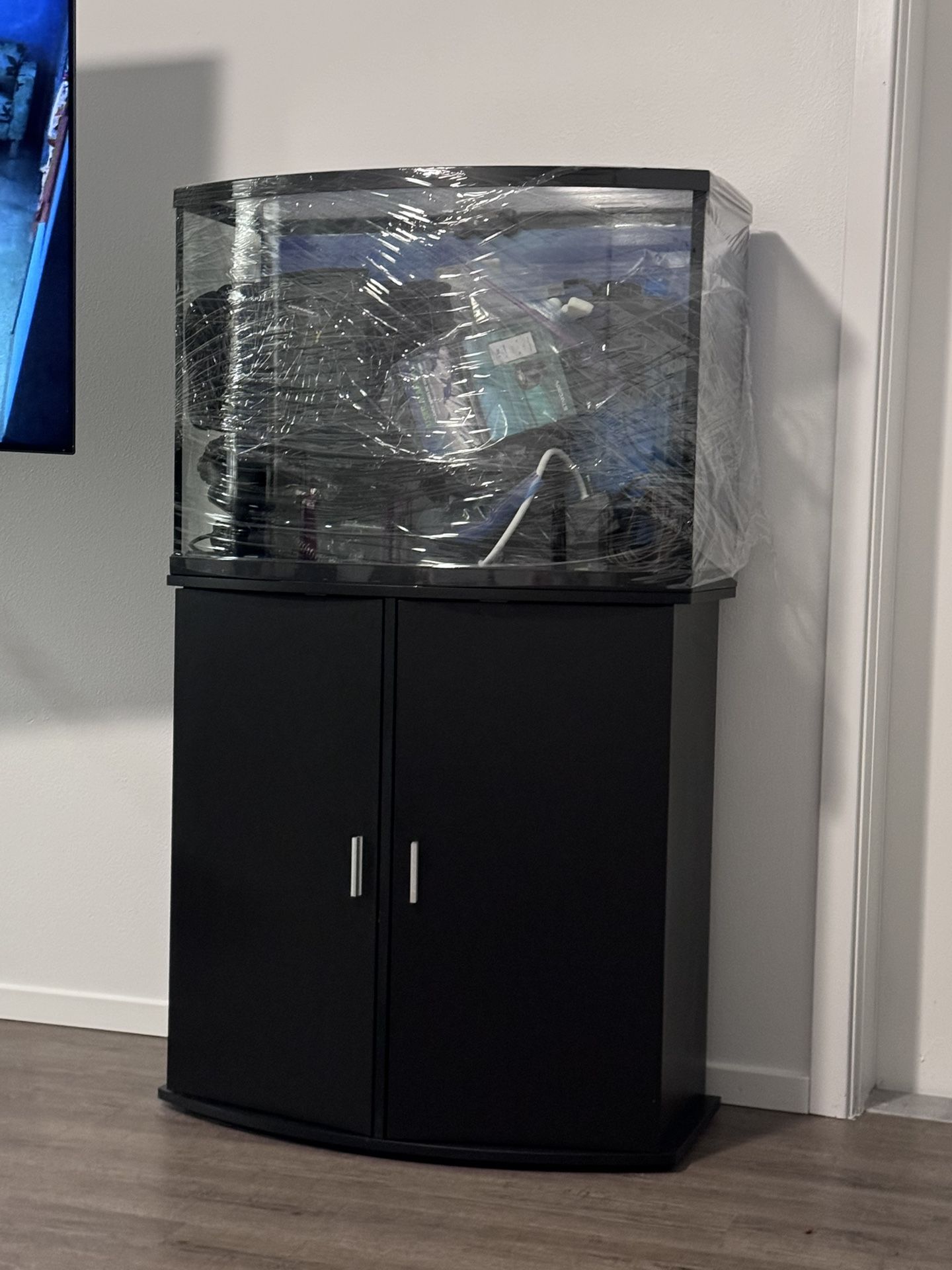 38 Gallon Bow Front Fish Tank, Cabinet  And Accessories Like New