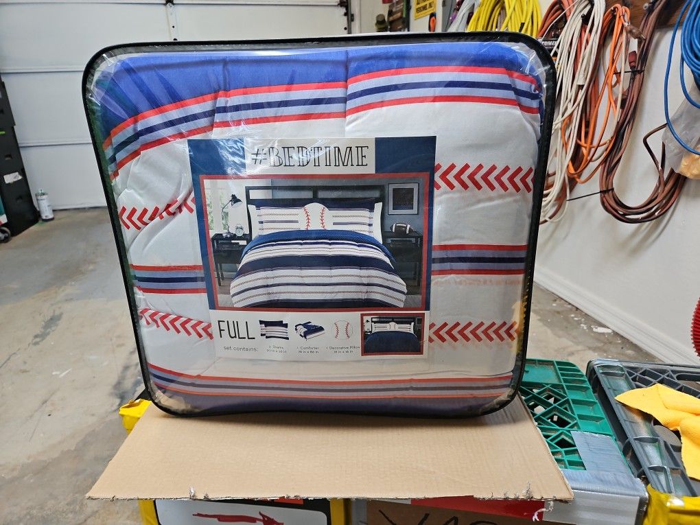 Full Size Bedspread Full Set 2 Shams, 1 Comforter & 1 Pillow In Chandler 20