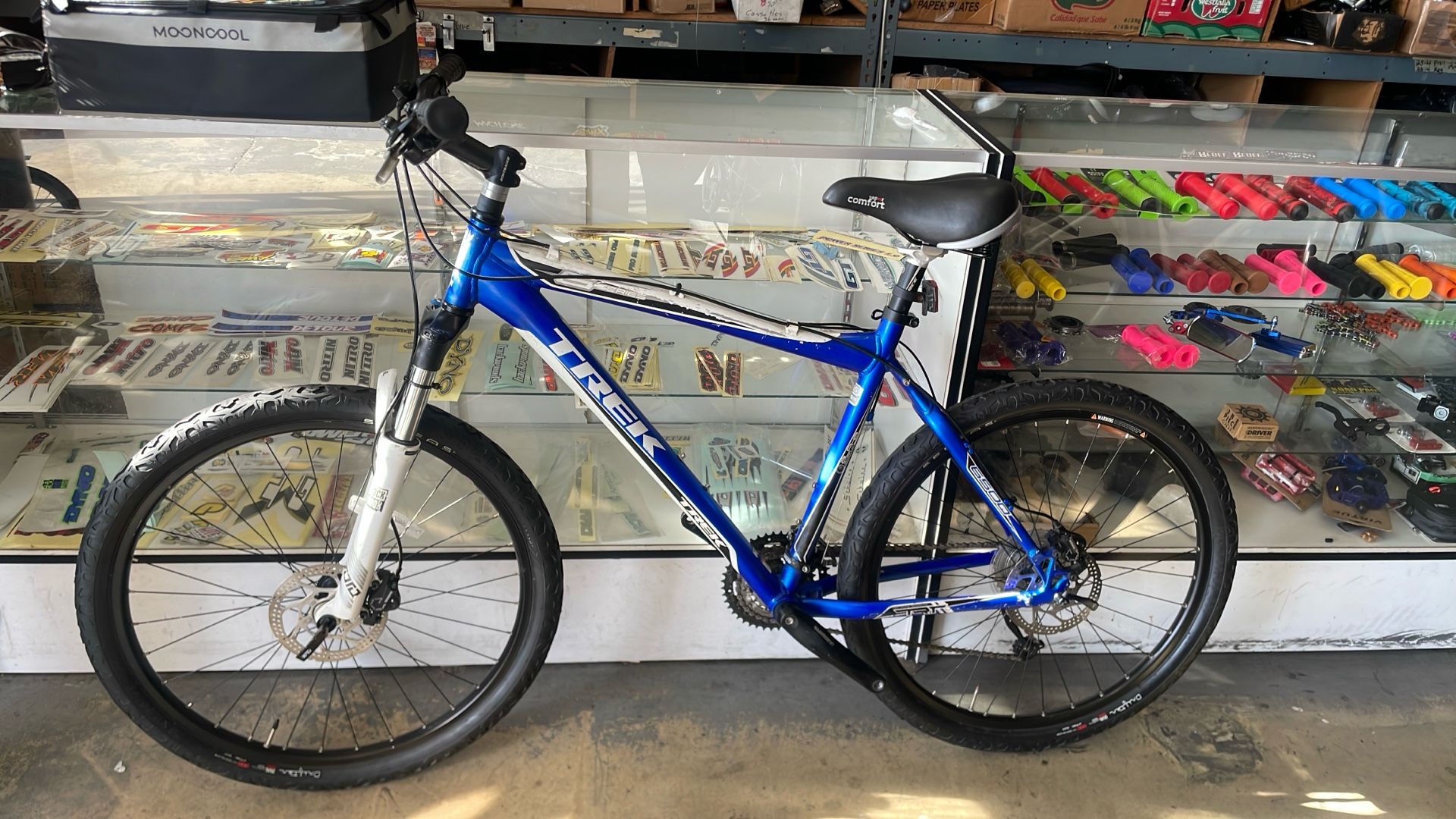 TREK BIKE