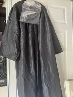 Graduation 🧑‍🎓 cap and gown