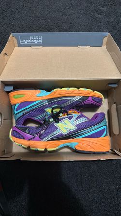 New balance, tennis shoes