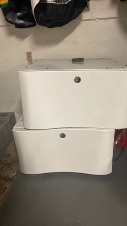 Electrolux stand drawers