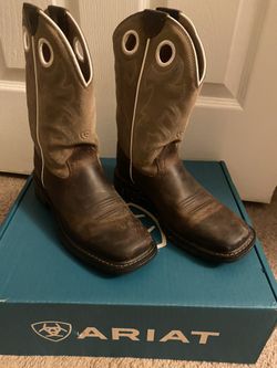 Boy Ariat Boots Size 3.5