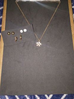 Gold-Tone Flower Necklace and Earring Set