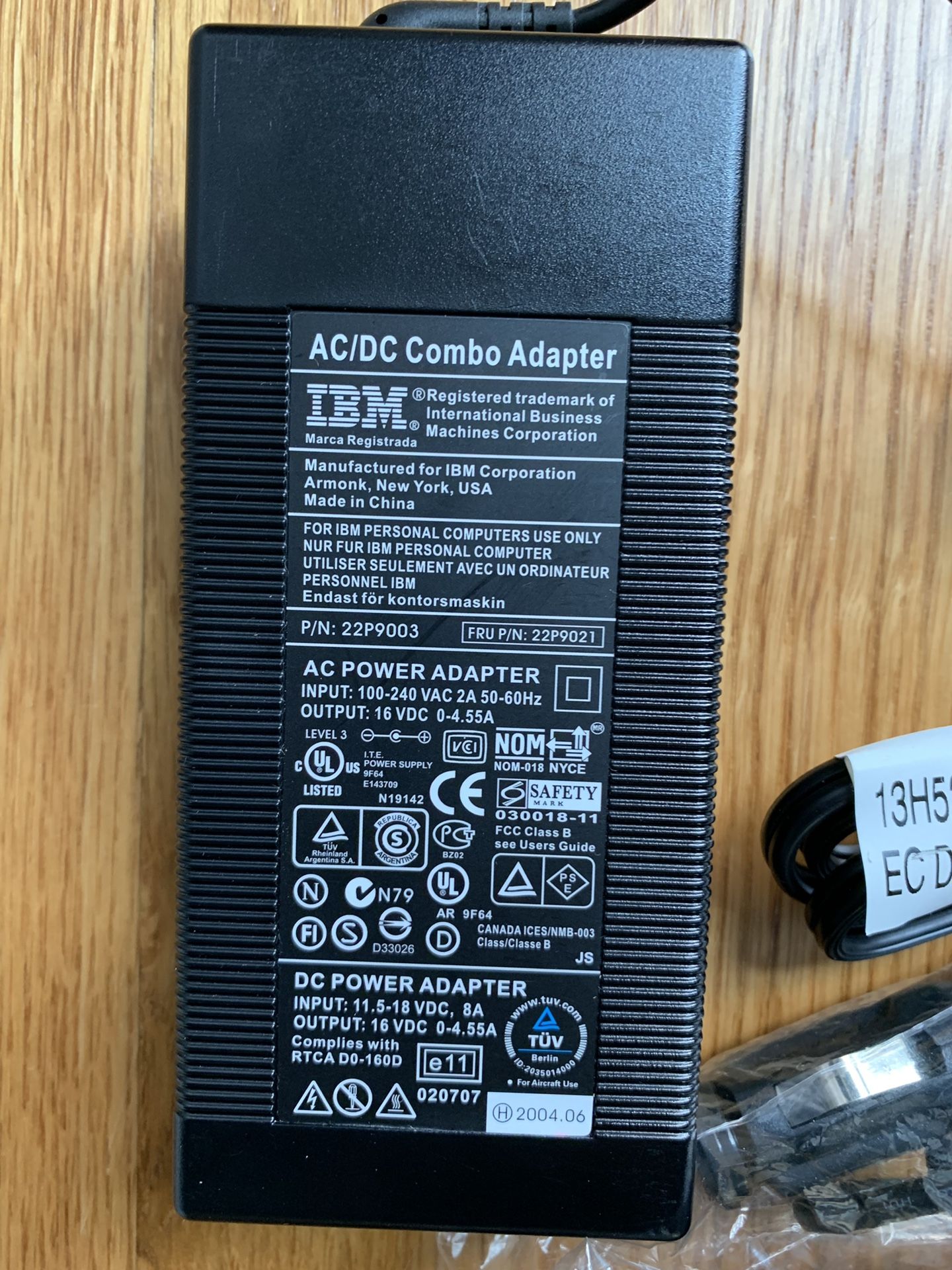 IBM AC/DC COMBO ADAPTER KIT W/ AC AND DC CORD new