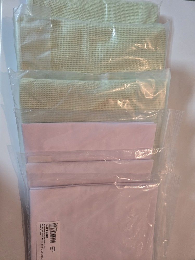 Lakeshore Cot Sheets/blankets