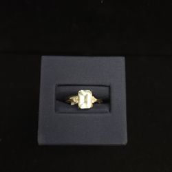 18k Gold Lady's Ring