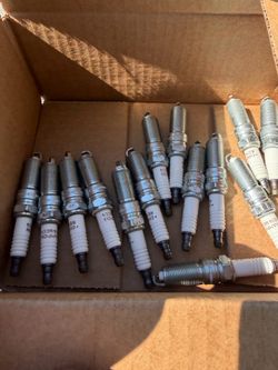 Champion Spark Plugs RE14MCC4