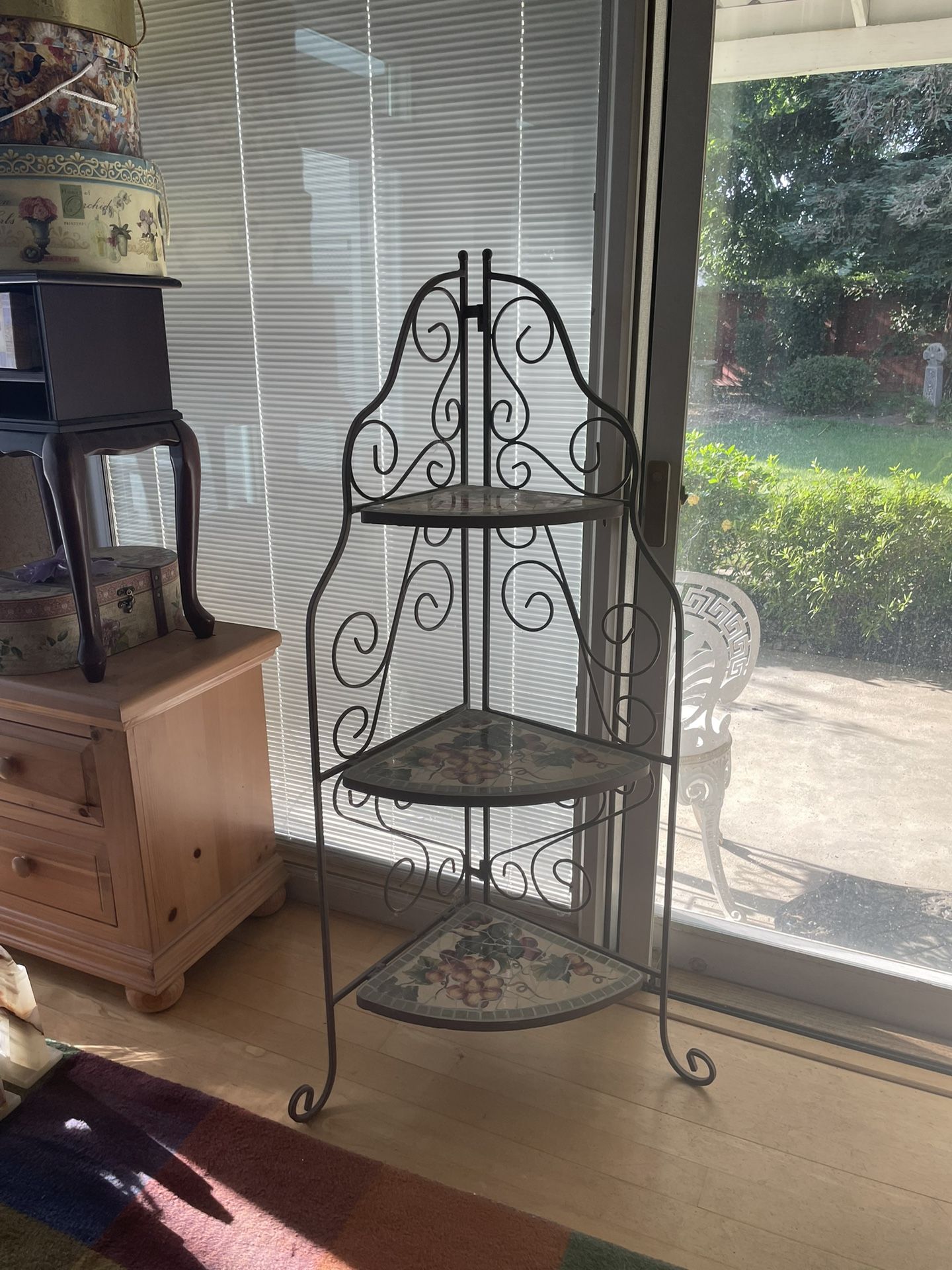 3 Tier Corner Shelf - Vineyard