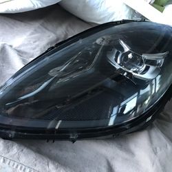 2019-2021 PORSCHE MACAN LEFT DRIVER SIDE HEADLIGHT FULL LED ORIGINAL OEM IN EXCELLENT CONDITIONS