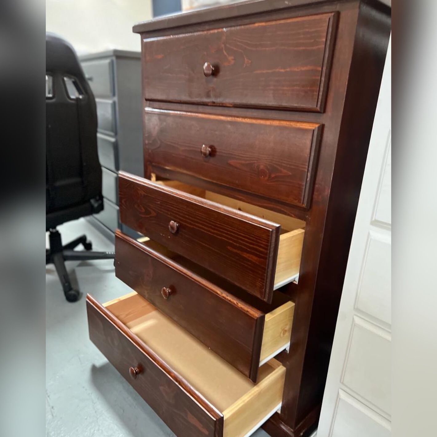 Dresser