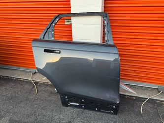 2018-2025 LAND ROVER VELAR RIGHT REAR DOOR SHELL OEM WITH LITTLE DAMAGE SEE PICTURES
