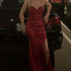 RED HALTER/STRAPLESS PROM DRESS WITH FLOWERS AND SEQUINS DETAILS IN DESCRIPTION!
