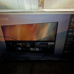 BRAND NEW IN BOX SMART TV 