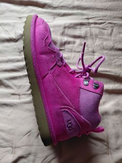 Ugg naumel size 6