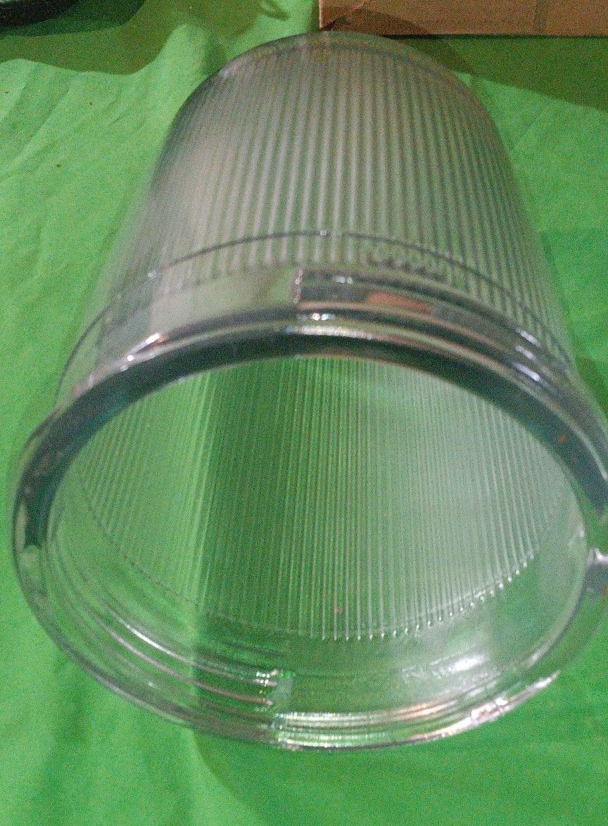 This brand new clear G24 globe glass