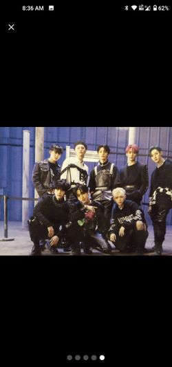 Stray Kids ODDINARY "SCANNING" ver. CD, lyric book, stickers, and group picture.