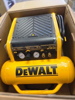 DEWALT 4.5 Gal.  Air Compressor 225 PSI