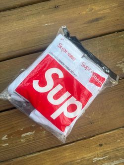 Supreme socks