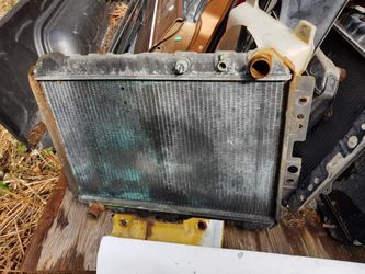 86-93 Mazda B2000 B2200 radiators