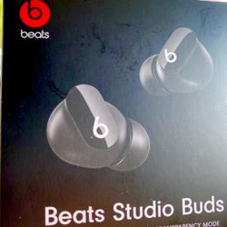 New Beats Studio Buds Box