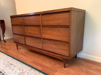 Mid Century Modern Dresser/Credenza
