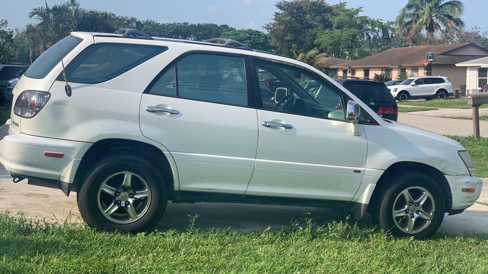 2002 Lexus Rx 300 for Sale in Lake Worth, FL - OfferUp