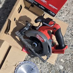 Cierra Milwokee Tool Only